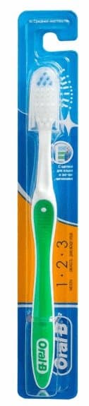 Зубная щетка Oral-B 40 1-2-3 средняя 1 шт