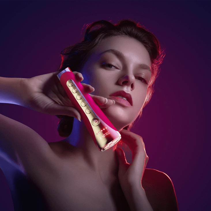 Foreo Фэк 102 Массажер для лица с RF EMS и LED-терапией розовый рубин